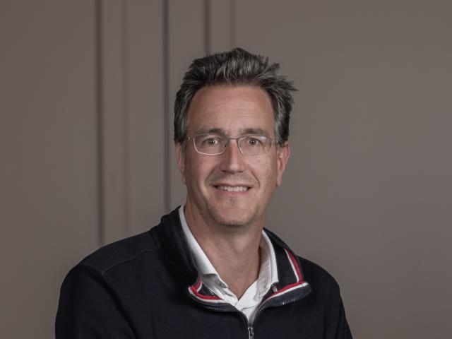 Dr MUSCHART