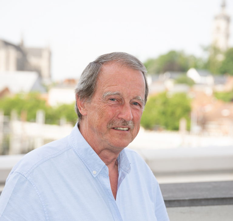 Dr. Luc HERRY